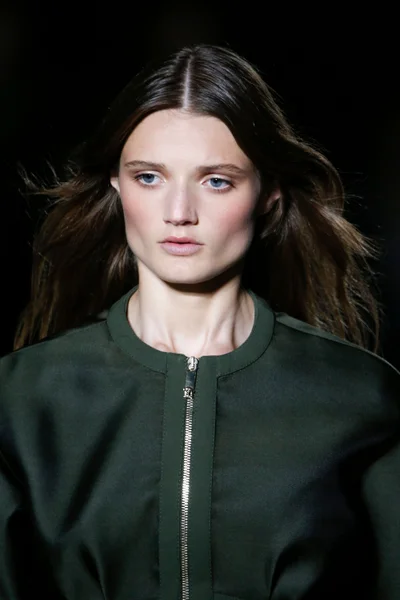 Look 17